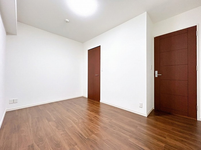 【仲介手数料無料／蟹江町】　ラドーニタワー蟹江　302号室の洋室