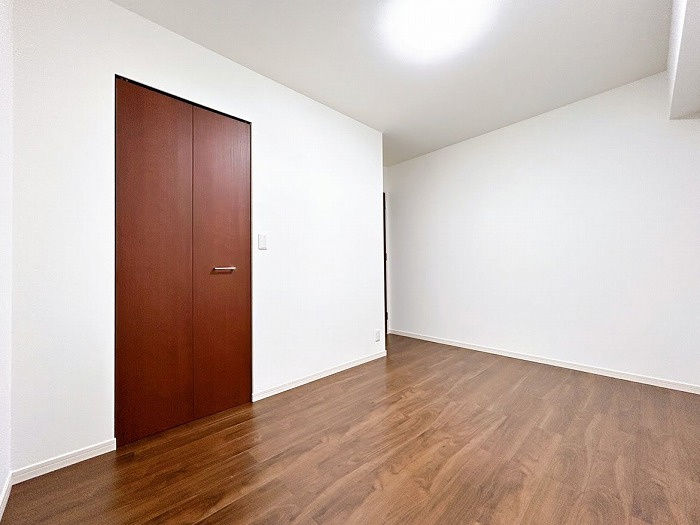 【仲介手数料無料／蟹江町】　ラドーニタワー蟹江　302号室の洋室