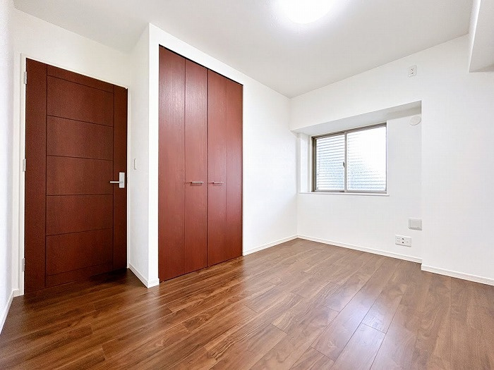 【仲介手数料無料／蟹江町】　ラドーニタワー蟹江　302号室の洋室