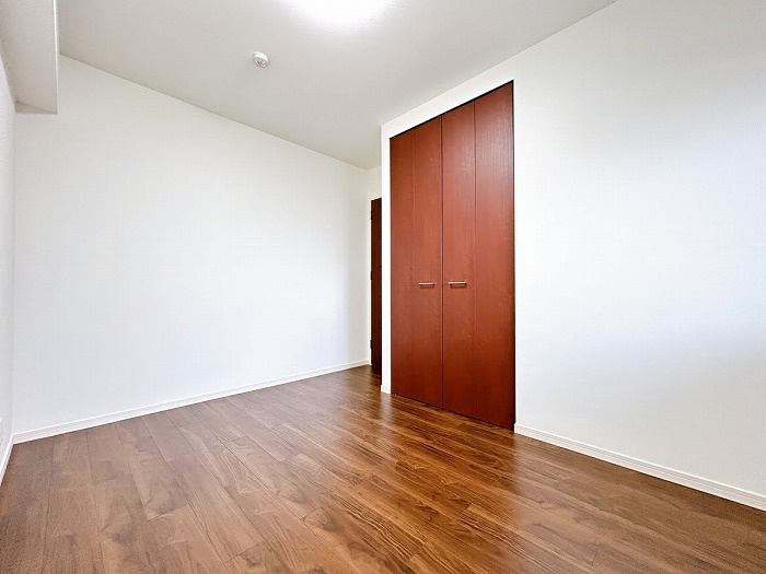 【仲介手数料無料／蟹江町】　ラドーニタワー蟹江　302号室の洋室