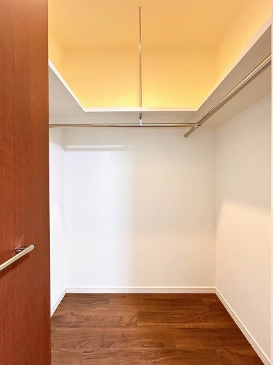 【仲介手数料無料／蟹江町】　ラドーニタワー蟹江　302号室の収納