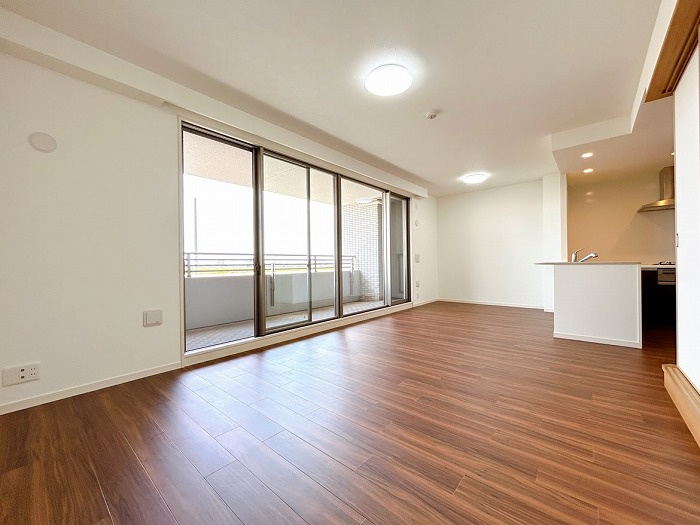 【仲介手数料無料／蟹江町】　ラドーニタワー蟹江　302号室の居間・リビング