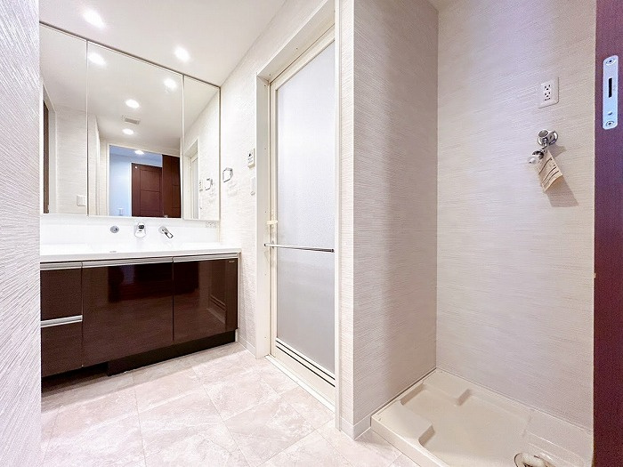 【仲介手数料無料／蟹江町】　ラドーニタワー蟹江　302号室の独立洗面台