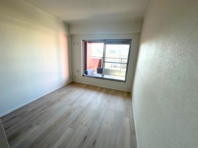 【洋室】 | GSハイム第2江坂 | 洋室5帖から西向きバルコニーへ出入りが可能。お仕事やお勉強の合間に外の空気を吸ってホッと一息、リフレッシュも！