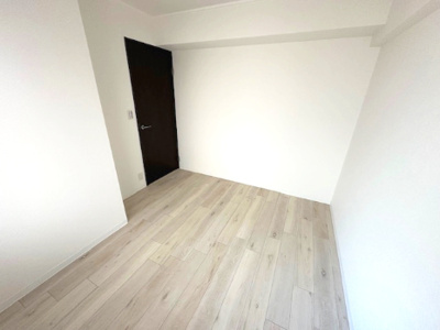 【洋室】 | GSハイム第2江坂 | 洋室4.5帖。ご家族のライフスタイルに合わせ、収納スペースとしてのご使用もOK！内覧・お問い合わせはお気軽にどうぞ。