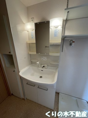 【洗面所】 | セジュールコート | 明るい洗面所です