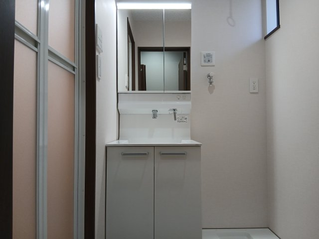 グランデドゥの独立洗面台