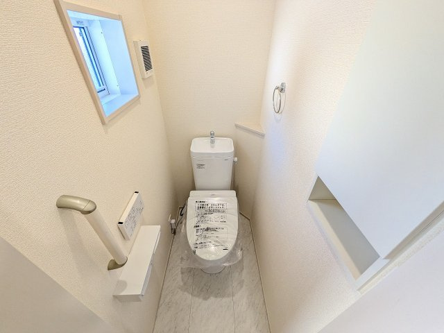 八王子市　小門町　新築一戸建てのトイレ|～暖房温水洗浄機能付きトイレ　冬場は特に嬉しい機能ですね～