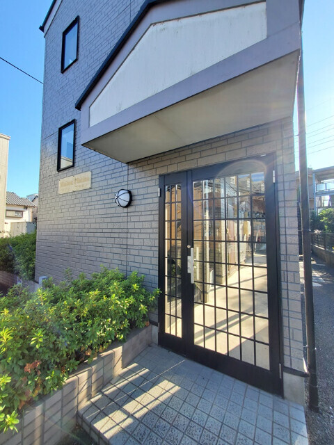 メゾンプラチノのエントランス