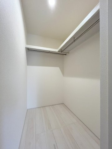 八潮市大瀬　新築戸建　全1棟の収納|収納力のあるウォークインクローゼット付