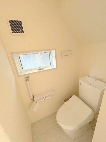 八潮市大瀬　新築戸建　全1棟のトイレ|1階のトイレです