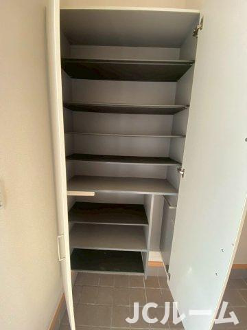 MastTown下門前Eの玄関