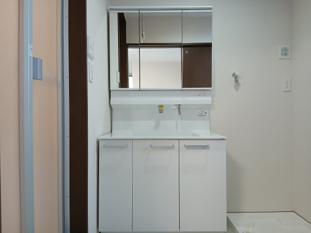 グランデドゥの独立洗面台