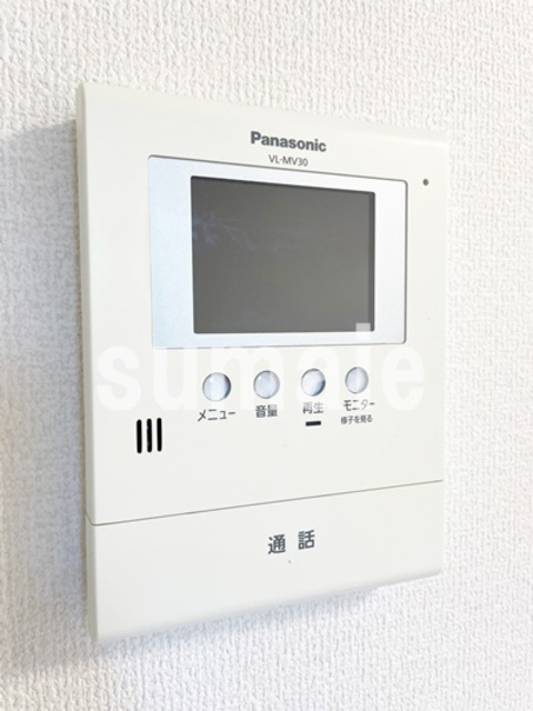 ヴァレンサ氷川　Bのセキュリティ|インターホン付きの物件です。
