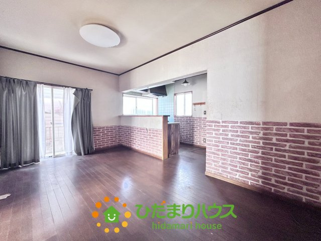 加須市不動岡１期　中古一戸建ての居間・リビング|2025/12/5　撮影