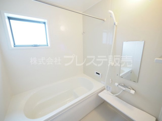 【浴室】 | 奈良市押熊町の新築一戸建 全５区画 ２ | 現地写真（２号地浴室）浴室暖房乾燥機を標準装備！