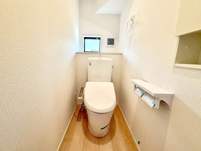 (同仕様写真)進化したフチ形状「スゴフチ」は、汚れてもサッとひとふきでお手入れカンタンです。