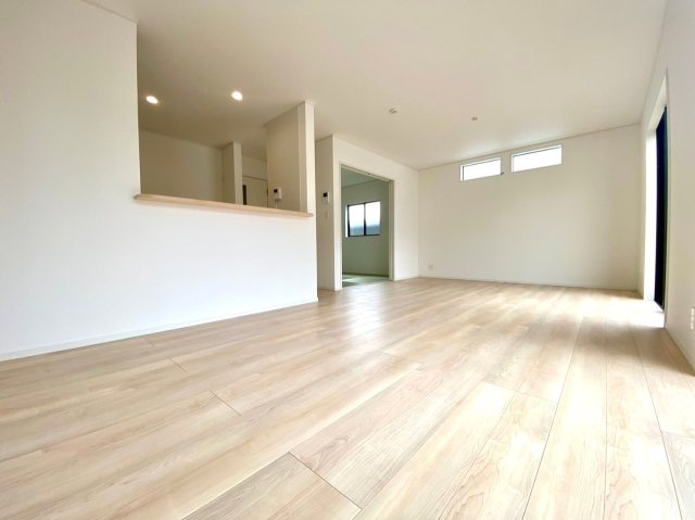 (同仕様写真)収納便利な大型シューズBOX付き♪