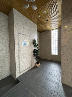 アルカサル江坂のロビー|建物の内部です