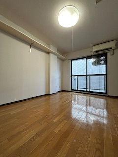 アルカサル江坂の居間・リビング|ゆったりとした居間です