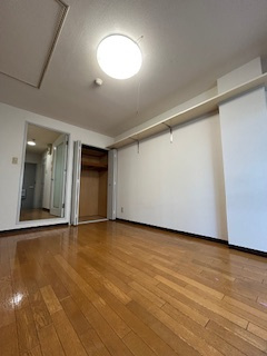 アルカサル江坂の居間・リビング|使いやすい居間です