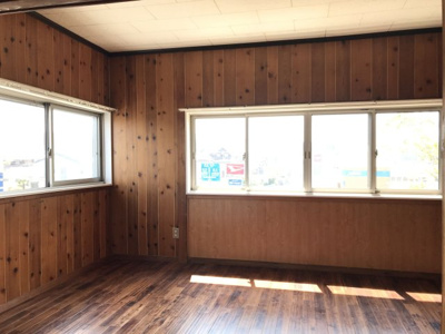 【洋室】 | 吉野貸家 | 開放感があり、季節の風や光を感じながら、快適に過ごせます。