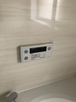 【設備】 | 吉野貸家 | 浴室内にもリモコンがあり、温度調整や追い炊きが簡単です。