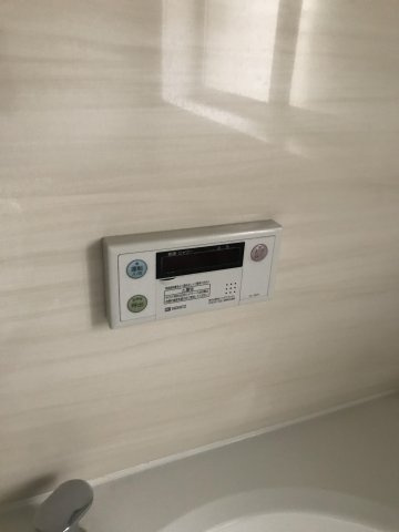 【設備】 | 吉野貸家 | 浴室内にもリモコンがあり、温度調整や追い炊きが簡単です。