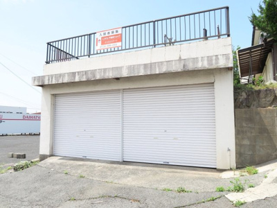 【駐車場】 | 吉野貸家 | 高さ2.1ｍ、間口5.6ｍ、奥行き5.8ｍ
