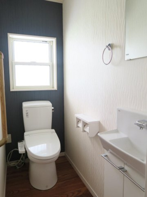 【トイレ】 | 吉野貸家 | 窓がついているので、においもこもりません。
