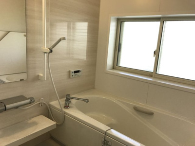【浴室】 | 吉野貸家 | しっかりと換気ができ、いつも清潔に保てます。