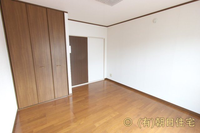 ピュア広本町の洋室