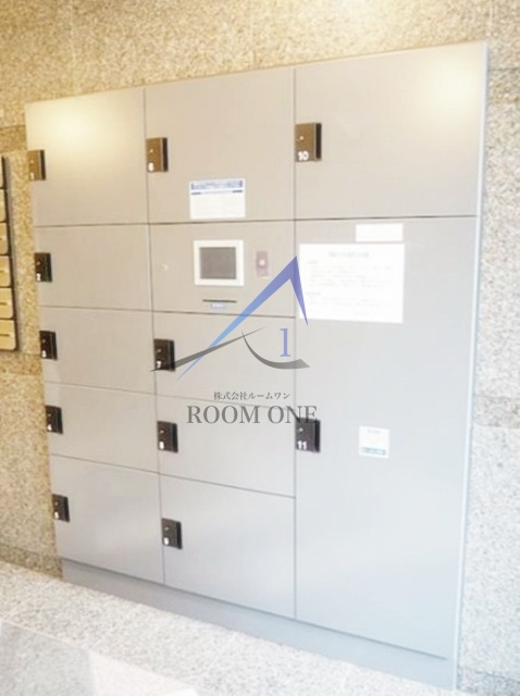 ルーブル横濱反町のその他共用部分|宅配ボックスです。