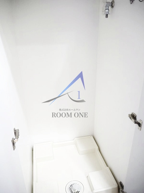 ルーブル横濱反町の設備|洗濯機置場です。