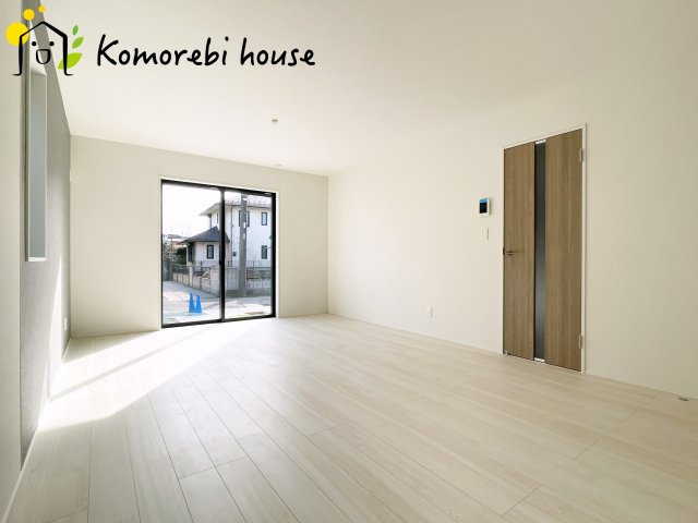 さいたま市大和田町18期　新築一戸建て　グラファーレ　01の居間・リビング|居間です