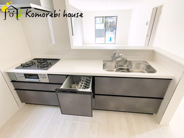 さいたま市大和田町18期　新築一戸建て　グラファーレ　01のキッチン|お料理しやすいキッチンです