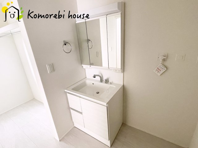 さいたま市大和田町18期　新築一戸建て　グラファーレ　01の独立洗面台|独立洗面台です