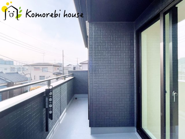 さいたま市大和田町18期　新築一戸建て　グラファーレ　01のバルコニー|バルコニーからの眺めを楽しみながら食事をしませんか