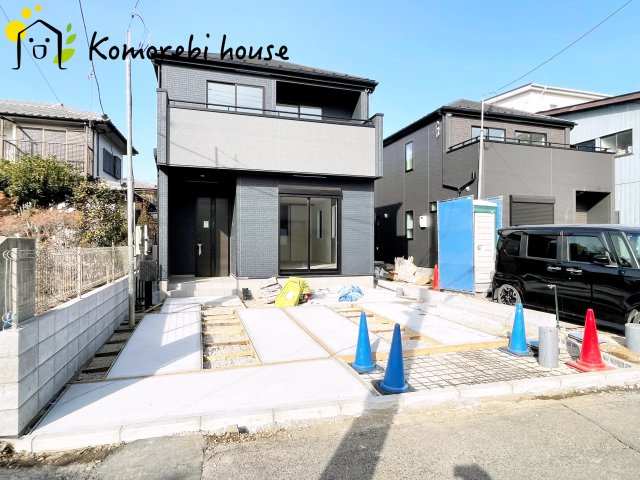 さいたま市大和田町18期　新築一戸建て　グラファーレ　01の駐車場|駐車場があるので、車を買う予定の方も安心です