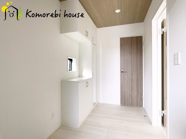 さいたま市大和田町18期　新築一戸建て　グラファーレ　01の玄関|シンプルで使いやすい玄関です