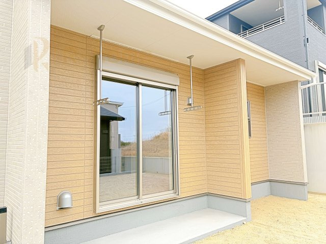 ひたちなか市船窪第2　新築戸建て　1号棟のその他|リビングから出入り可能なテラス！洗濯物干しやくつろぎスペースに♪