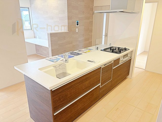 ひたちなか市船窪第2　新築戸建て　1号棟のキッチン|家事効率の良いアイランド型キッチン♪便利なビルトイン食洗機付き！