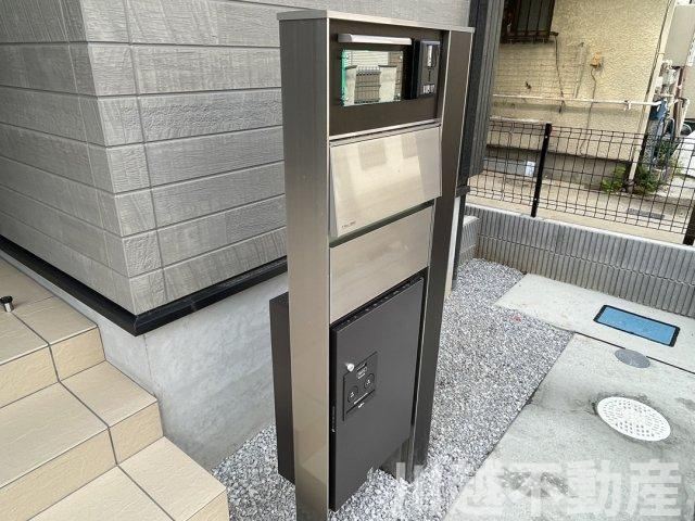 リビング吹抜で明るく開放的な空間のその他|ご来店時に粗品プレゼントしています