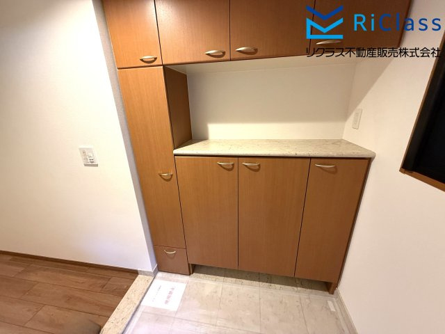 須磨シーサイドヒルズIの玄関|収納もある玄関です