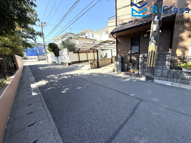 須磨シーサイドヒルズIの周辺|マンション前の道路です