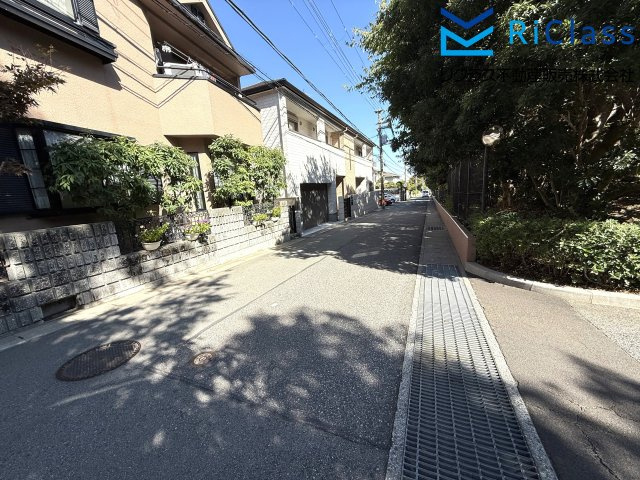 須磨シーサイドヒルズIの周辺|マンション前の道路です