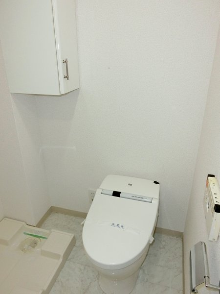 新品家具付きマンション桜木町1(KaGood神奈川)のトイレ