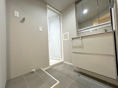 【洗面所】 | 釈尊寺第一住宅1号棟 | ゆとりのある洗面室です！