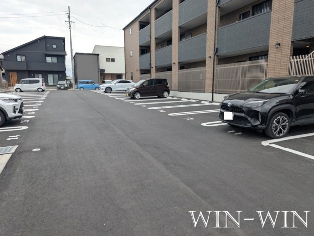 ブルシアの駐車場