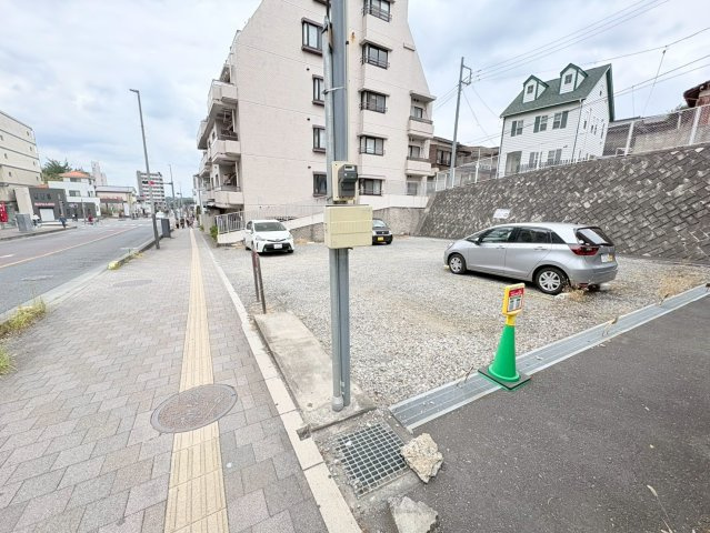 狭山市入間川2丁目　建築条件なし売地　「狭山市駅」徒歩2分　【入間川東小学区】の前面道路含む現地写真
